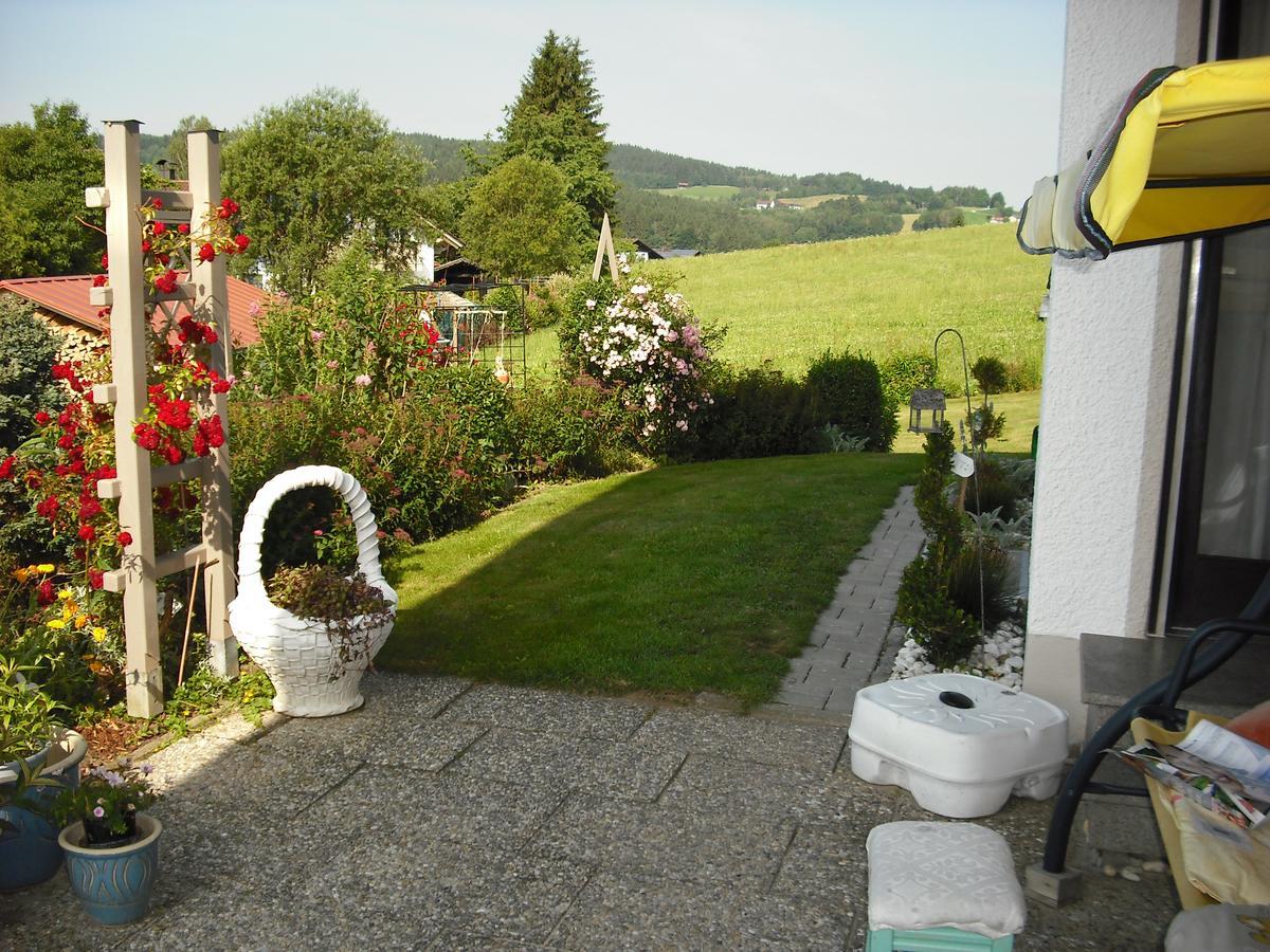 Ferienhaus Und Ferienwohnungen Holzapfel Geiersthal Exterior photo
